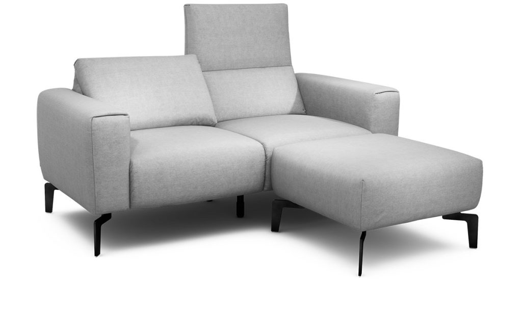 Sensoo Cosy1 2-Sitzer Sofa mit Hocker Rivano perle hell grau